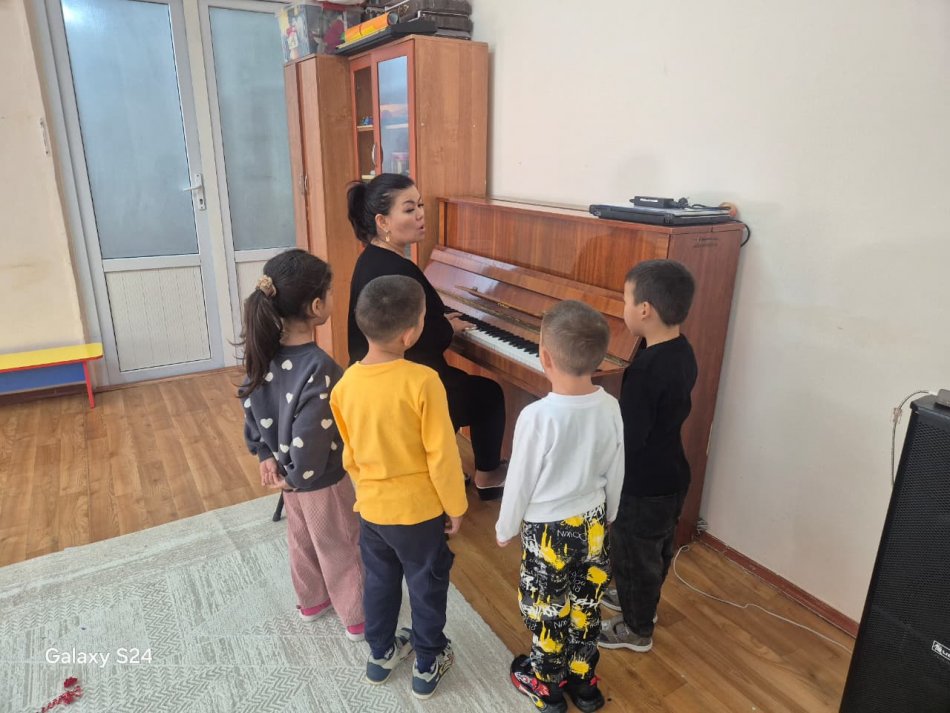 Мектепке дейінгі тәрбиемен және оқытумен қамтылмаған балалармен мамандарымыздың жұмыс барысы